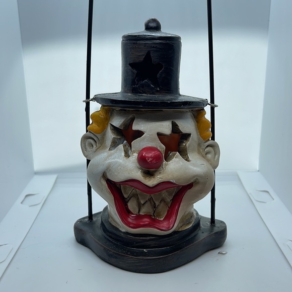 Creepy clown light up lantern ! - Picture 3 of 8